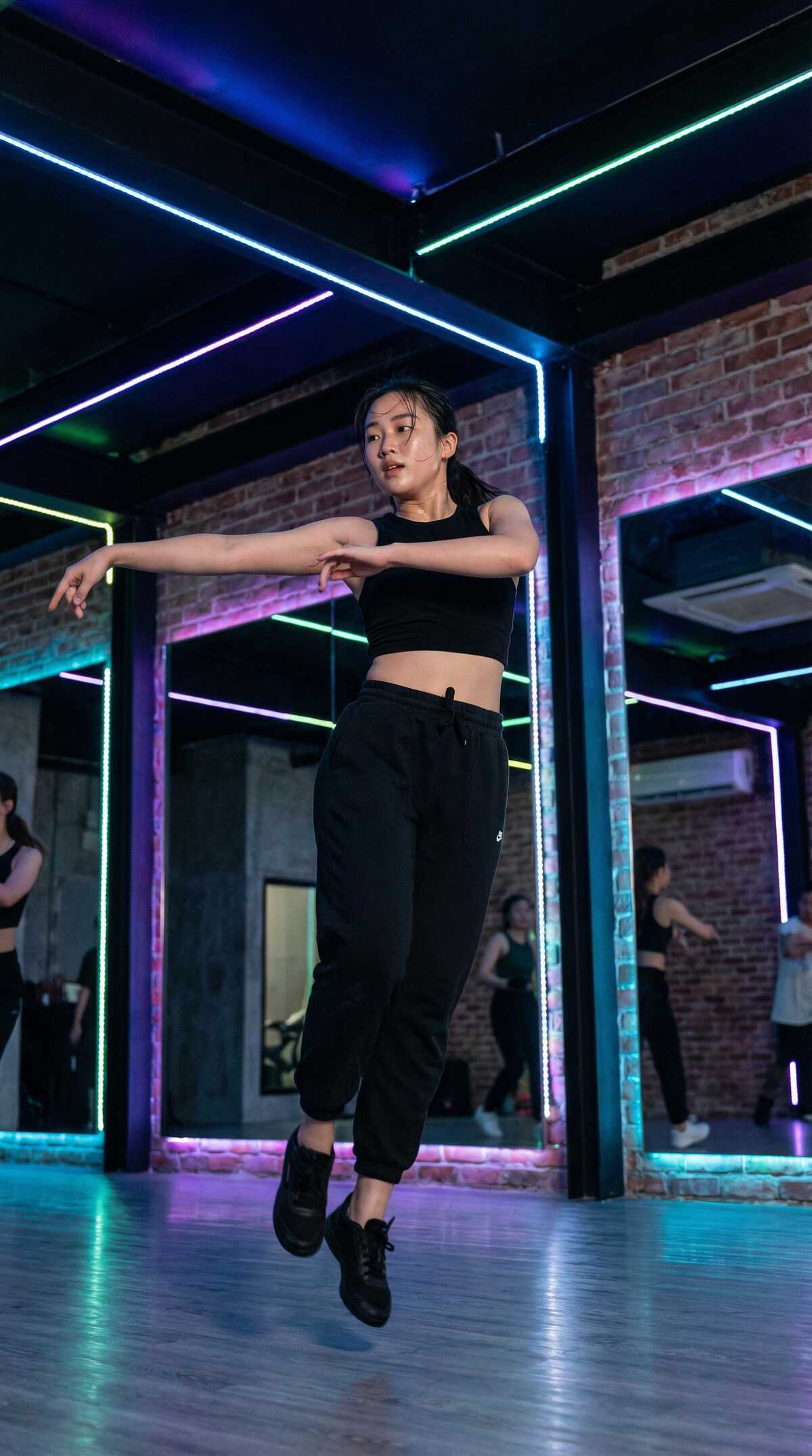 探花文化研究员周雅文